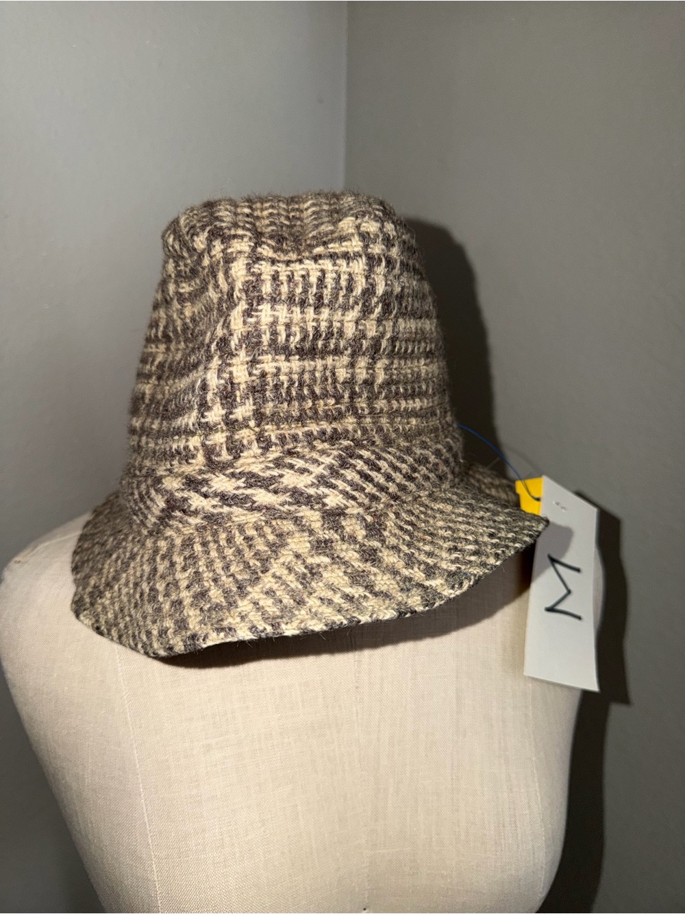 New Vintage Millard Irish Brown & Cream Patterned Bucket Hat. Large